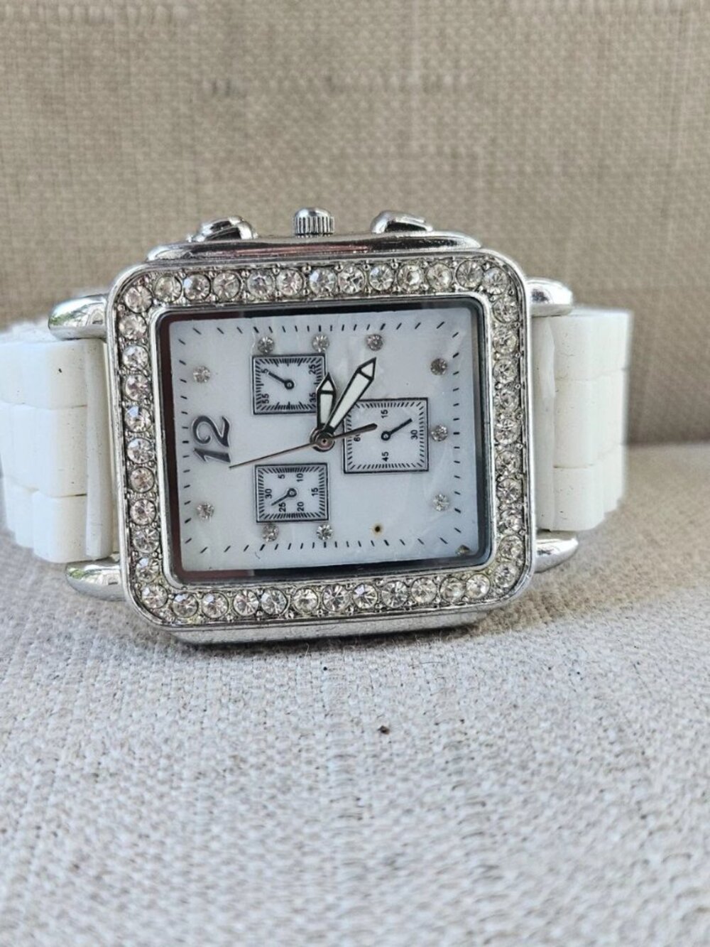 Share Fashion Wristwatch Crystals Accent Bezel Silver Tone Case Analog Quartz Wa - Picture 3 of 11
